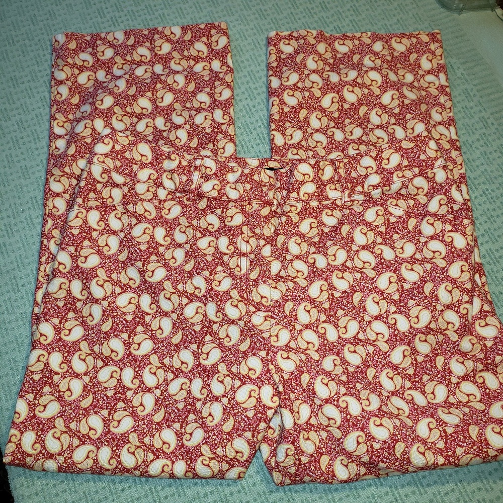 Red,Yellow and Orange Paisley Capris‎